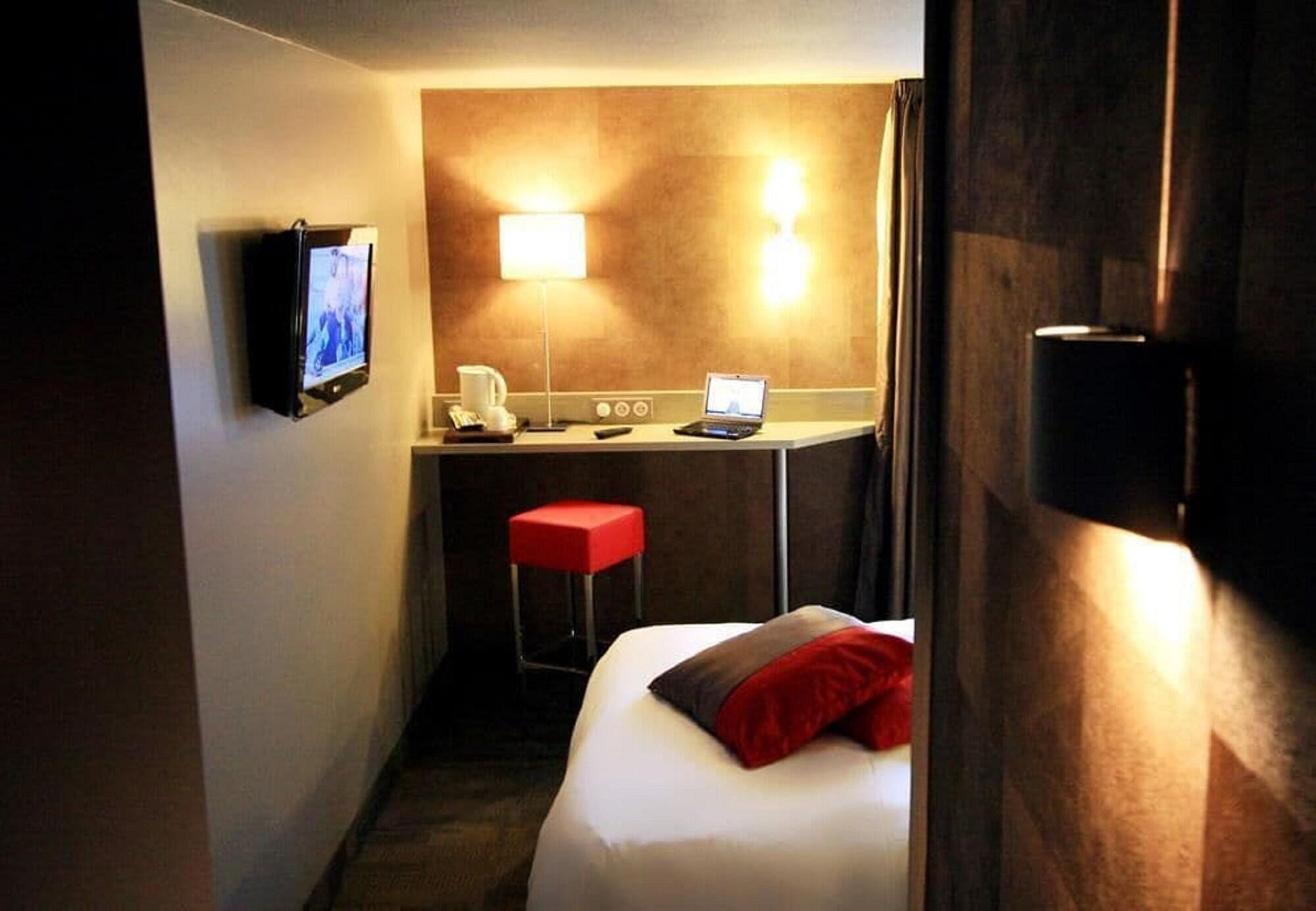 Best Western L'Atelier 117 Maubeuge Oda fotoğraf